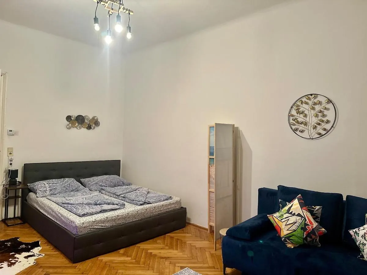 Zentral Gelegene Altbauwohnung Vienna Austria