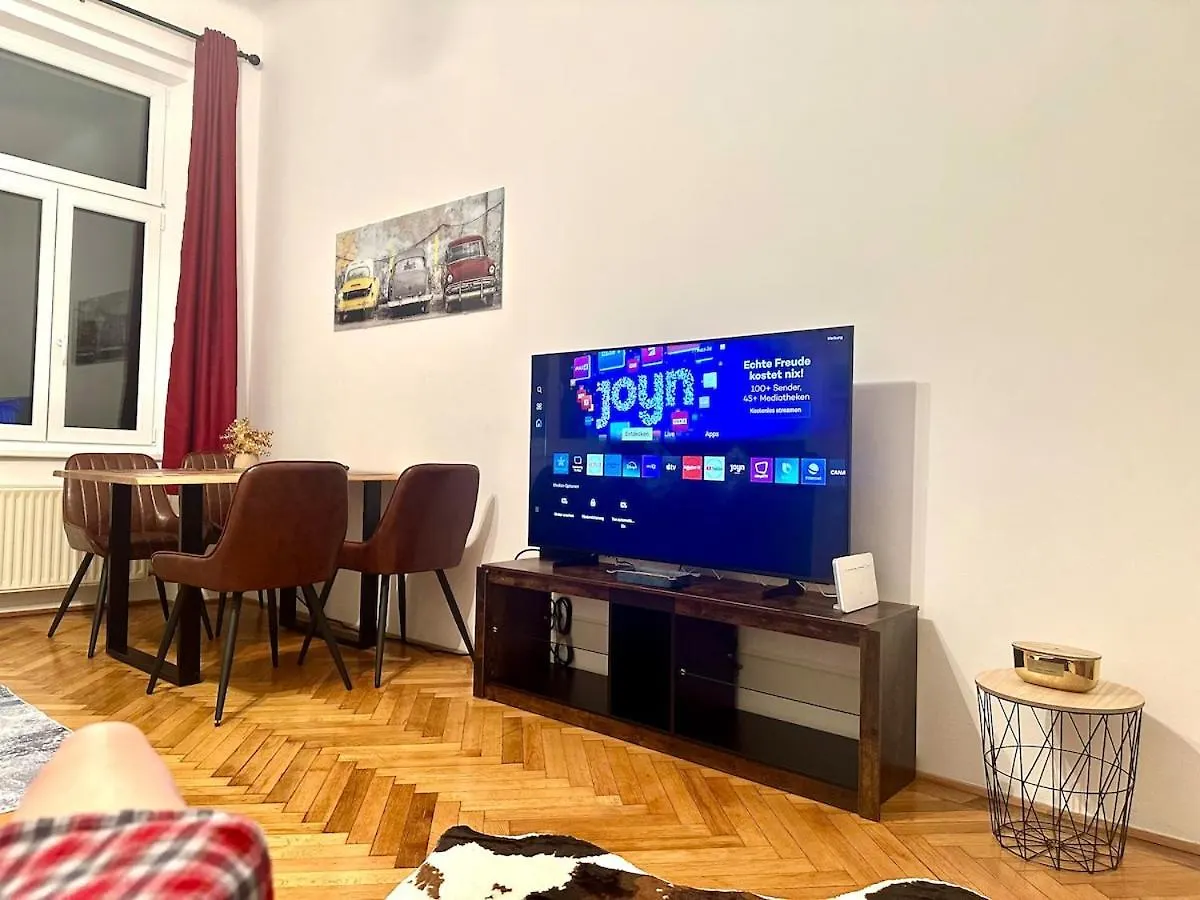 Zentral Gelegene Altbauwohnung Vienna
