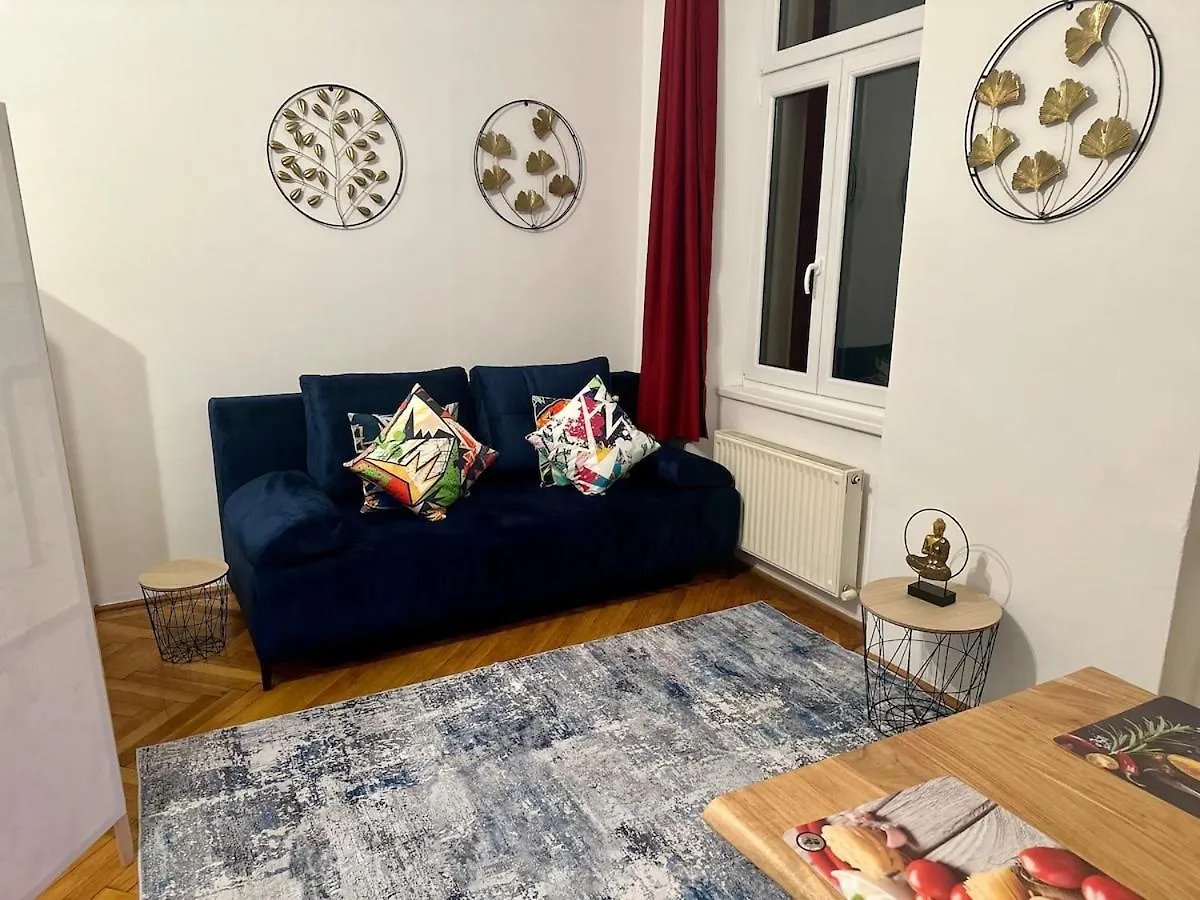 Zentral Gelegene Altbauwohnung Vienna