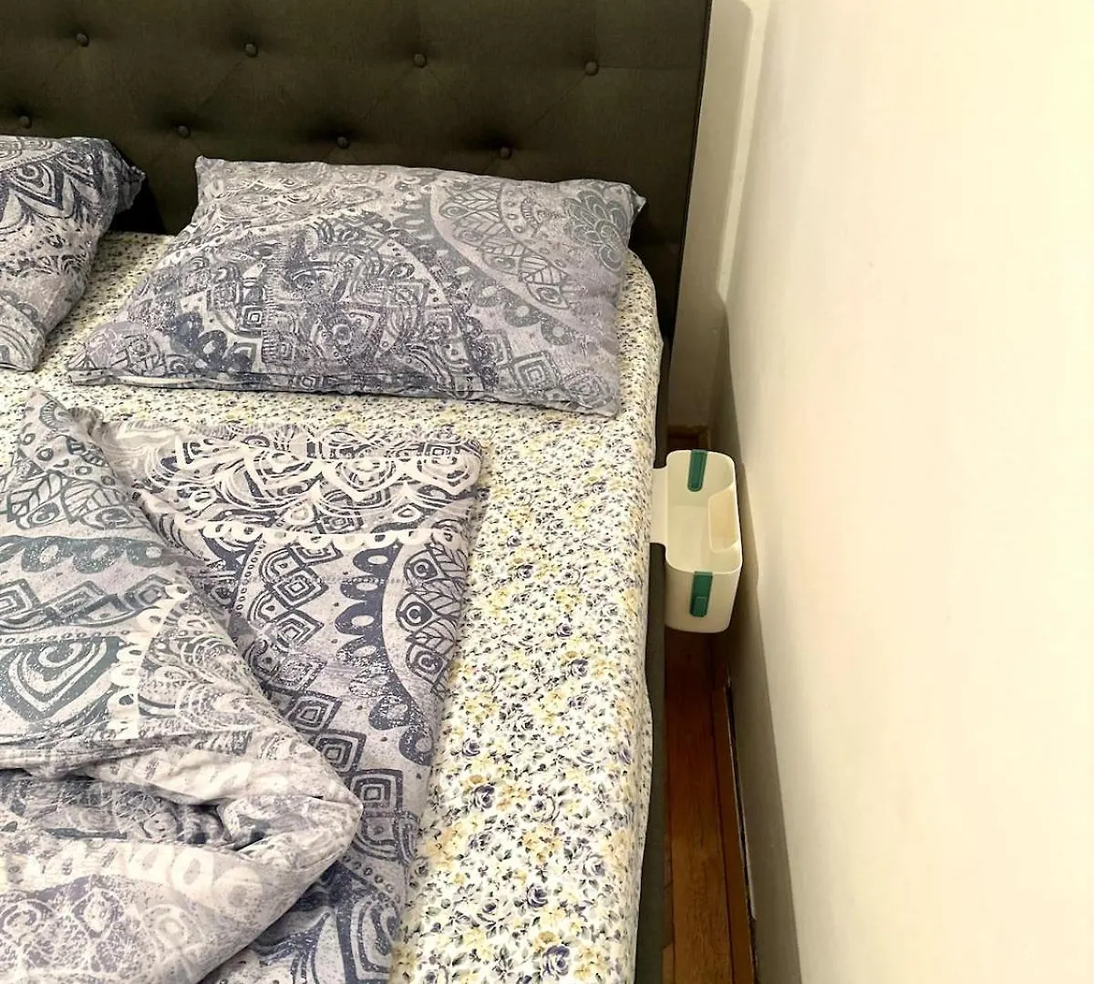 Zentral Gelegene Altbauwohnung Vienna 0*,
