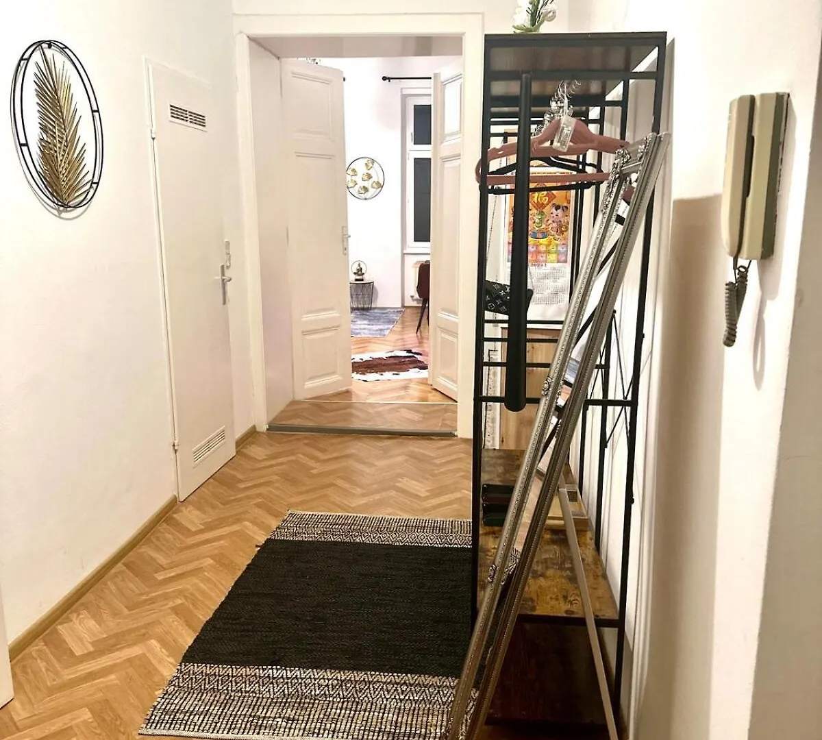 Zentral Gelegene Altbauwohnung Vienna Austria