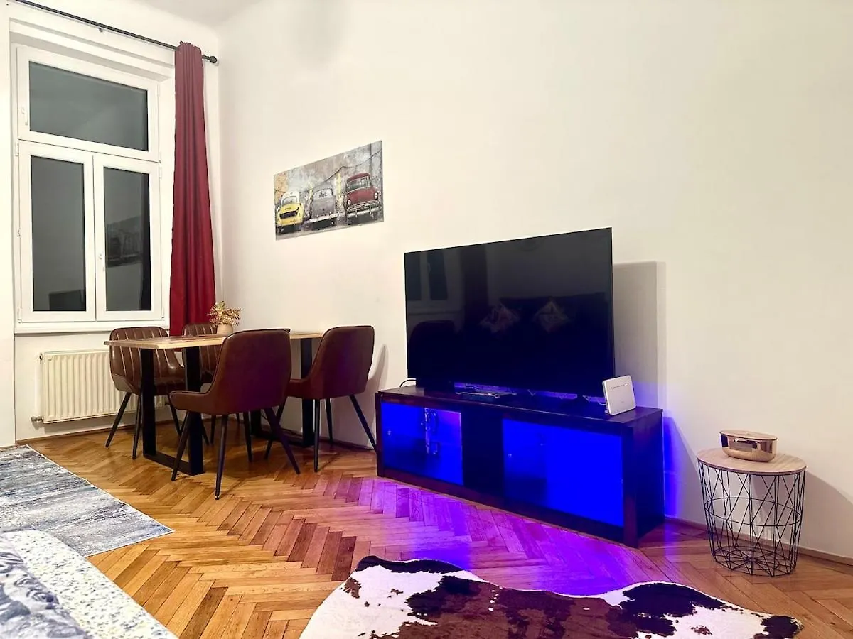 Apartment Zentral Gelegene Altbauwohnung Vienna