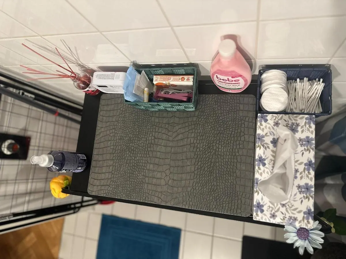 Zentral Gelegene Altbauwohnung Vienna 0*,