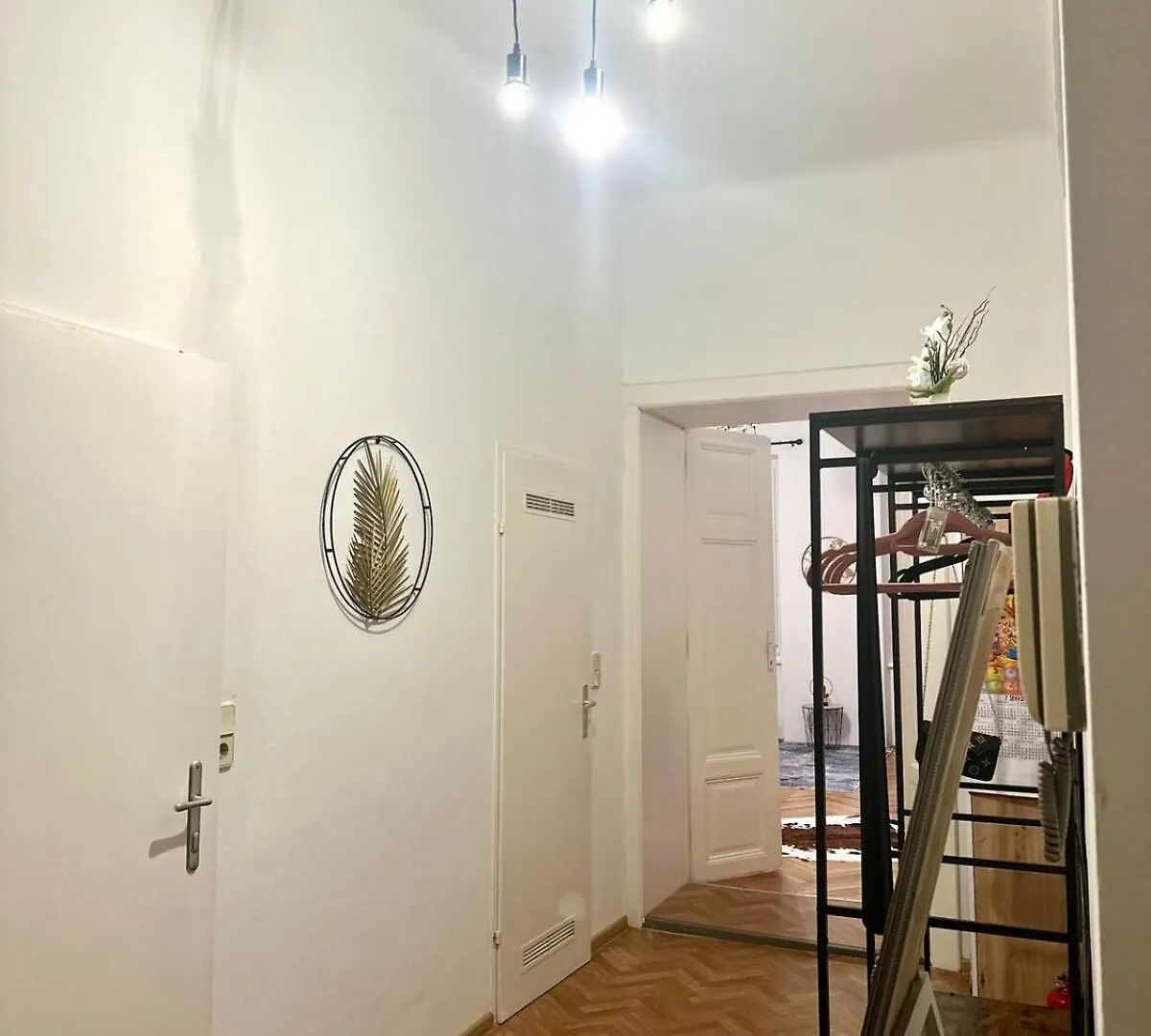 Zentral Gelegene Altbauwohnung Vienna 0*,  Austria